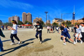 通信制高校　体育祭　大繩