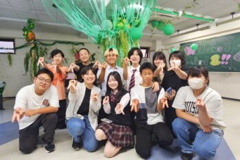 通信制高校 文化祭 学校行事 校内装飾 森 ジャングル 教室