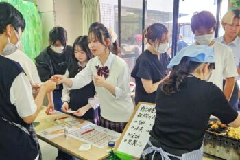 通信制高校 文化祭 学校行事 接客 たこ焼き
