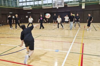 通信制高校 アクティビティ 体育館 イベント ドッヂボール 運動 体育