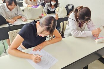 通信制高校　ビサヤ語　修学旅行　事前学習　勉強　グループワーク　フィリピン　セブ
