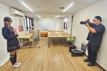 通信制高校　写真撮影　制服　ホームページ　パンフレット　生徒　カメラマン　教室