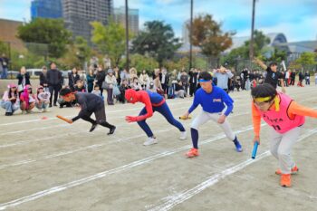 通信制高校 運動会 体育祭 グラウンド 仮装 応援 競争 スパイダーマン ハロウィン