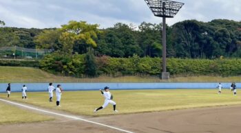 通信制高校　高校生　部活動　練習　グラウンド　青春　野球