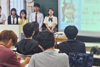 通信制高校　生徒会　選挙　教室　演説　