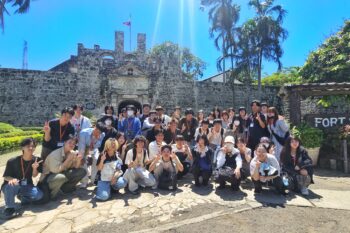 通信制高校　修学旅行　フィリピン　セブ島　生徒　集合写真　観光　サンペドロ要塞